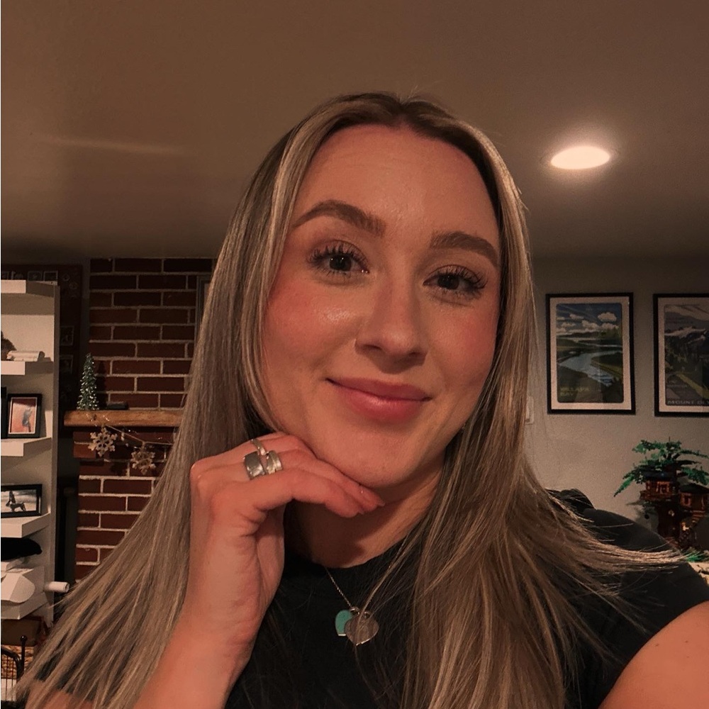 Meet your Posher, Angela